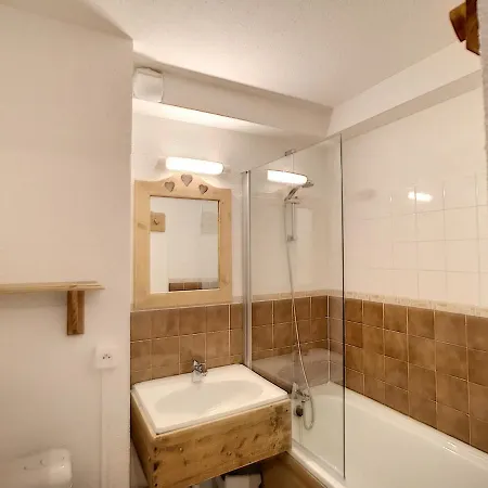 Апартаменты Confortable 2 Pieces Pour 4 Pers, Proche Pistes Et Commerces, Parking Gratuit - Fr-1-178-317 *
